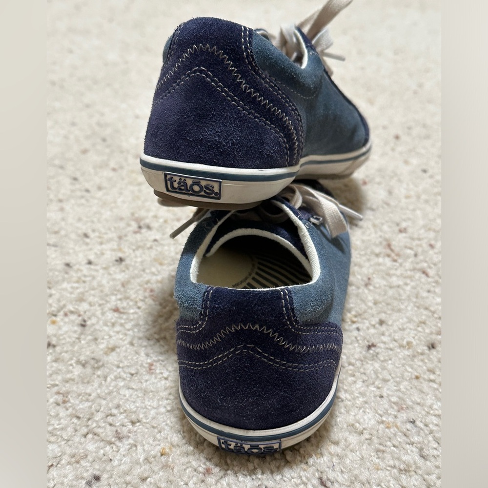 Taos Women's Retro Star Casual Sneakers - Blue Suede size 7.5 - Picture 6 of 9